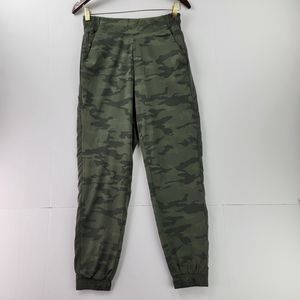 Athleta Brooklyn Jogger Womens 2 Camo Lined Jogger Olive Green 5 Pockets Pullon
